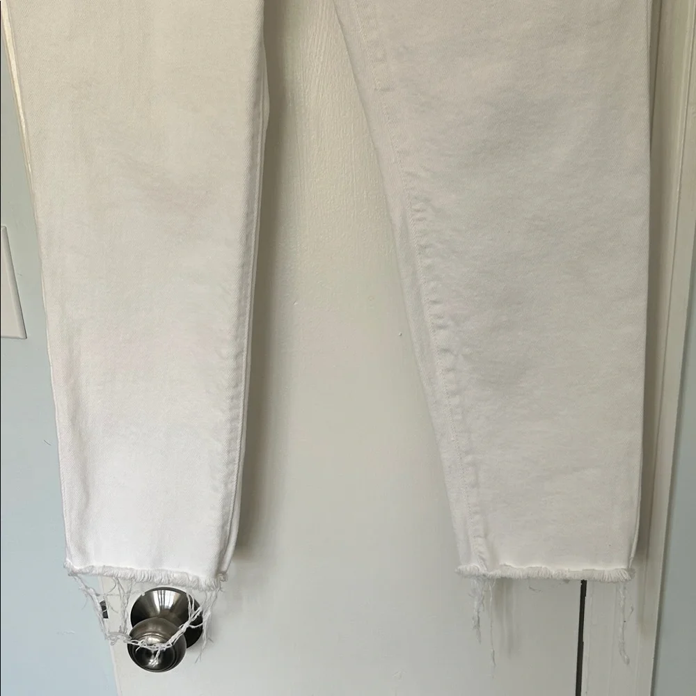 Old Navy Classic White Denim Jeans - Picture 3 of 4
